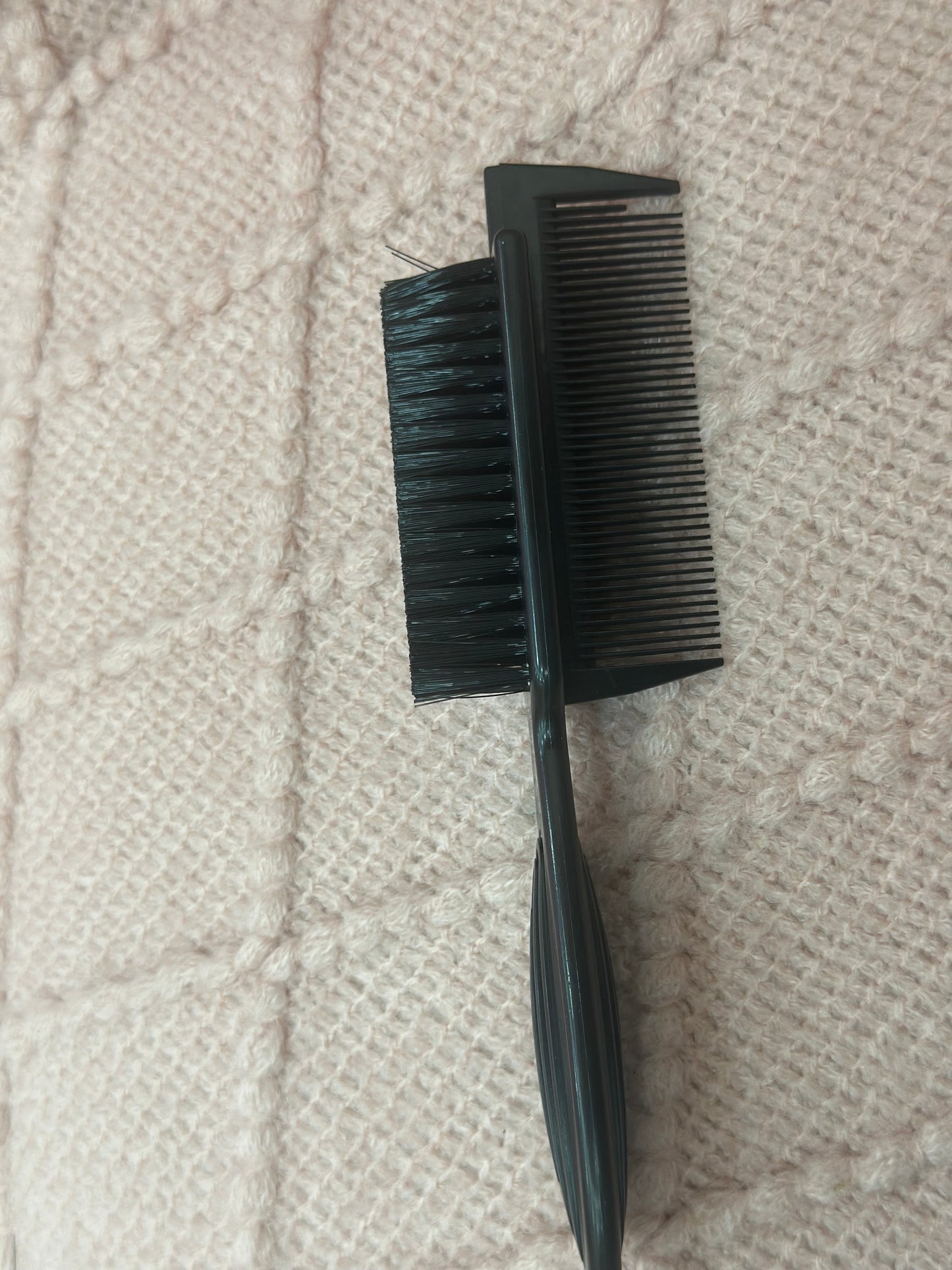 Dual edge brush