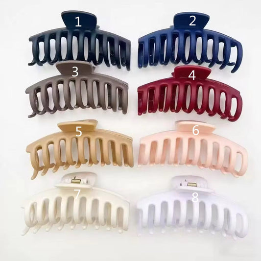 Flexible claw clip- by flip clip
