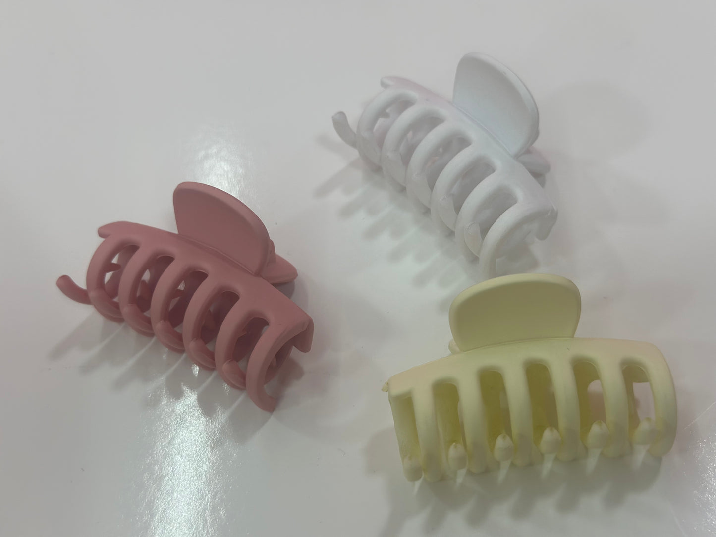 Medium claw clips